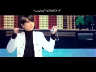 [fancam] 161129 v & jungkooks reaction to armys singing miss right @ bts japan fanmeeting in tokyo d2