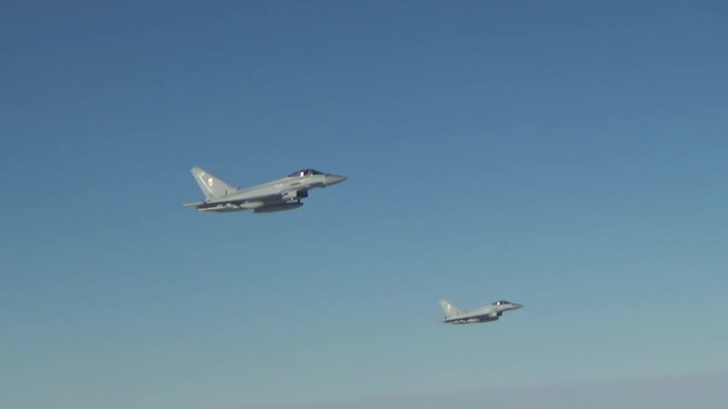 Кадры полета стратегических ракетоносцев ту 160 над баренцевым, норвежским и северным морями