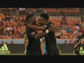 Mark anthony kaye is right at home with lafc