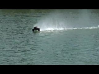 Traxxas x maxx porn hydroplane runs over m41 boat