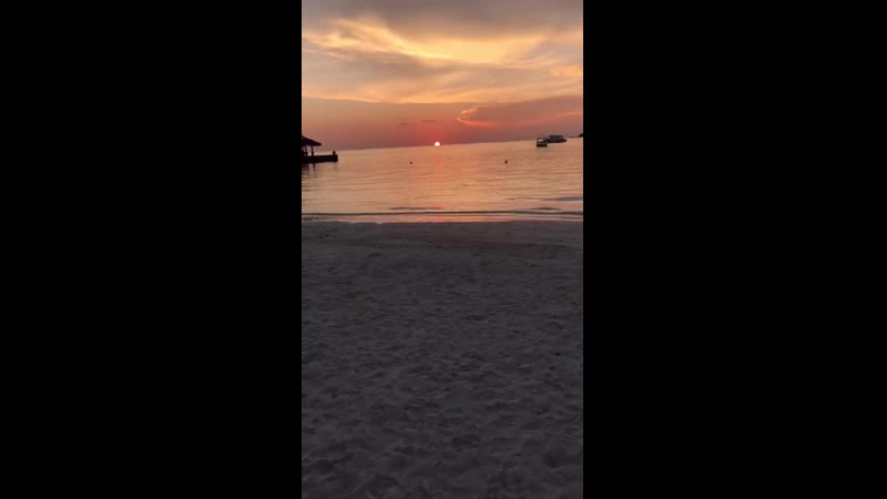 Маша рыбакова любуется закатом утром24