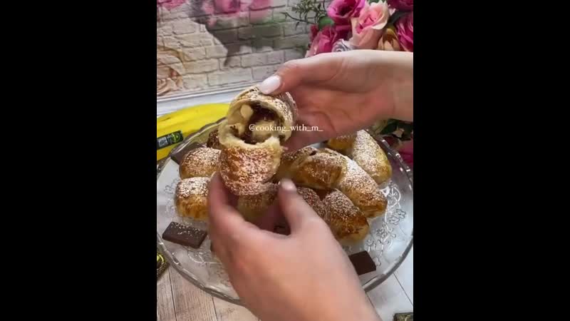 Бананы с шоколадом в тесте