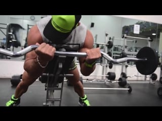 Eddy ung and zac smith train biceps and triceps together for strong lift wear