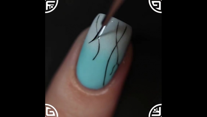 Нежно голубой оттеночек на твоих ногтях