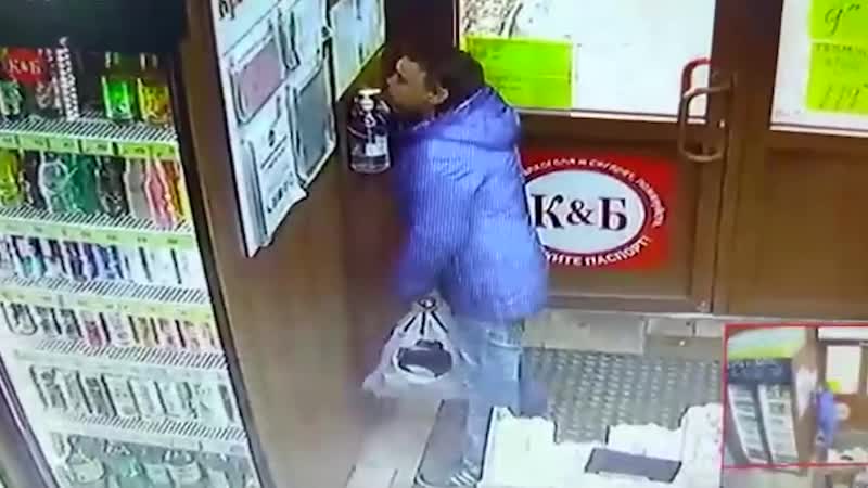 Тау синий чел бухнул санитайзер в магазе real video