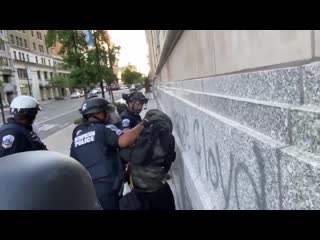 Protestors in dc handed the white dude who was about to provocate the protest to the police