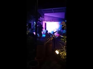 Putu zka bali live