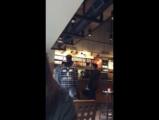 [fancam] 171028 hyuk at a starbucks in toronto