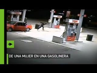 Video mujer frustra robo a dos ladrones armados