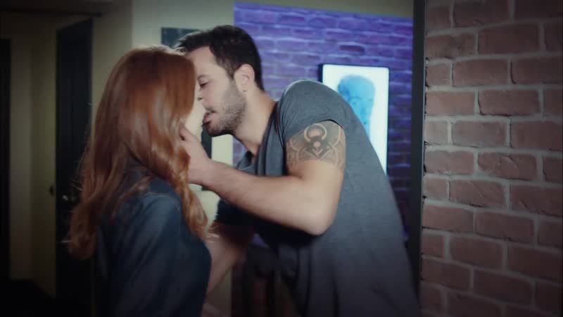 Kiralık aşk defne mi i̇z mi