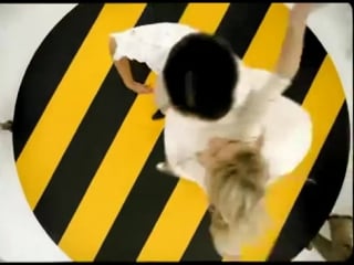 Украинская реклама билайн деа без трусов))))спалилась)))