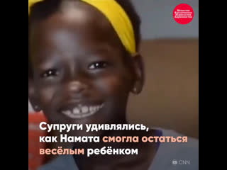 Будьте бдительны, тратя денежные знаки на угандийских негритянок неизведанная африка