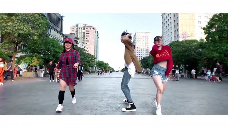 [kpop in public challenge] winner ‘everyday’ ¦ dance cover ¦ b k a v ¦ phố đi bộ nguyễn huệ