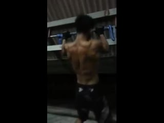 Insane pull ups by buakaw banchamek only in banchamek gym