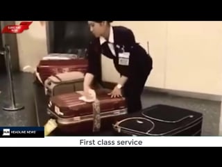 How baggage handlers deal with luggage in japan