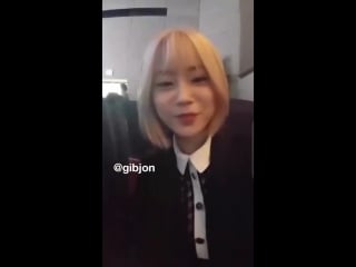 Youngji instagram live with kard 170402