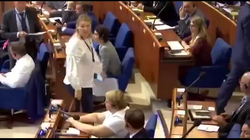 Украинская делегация покидает пасе