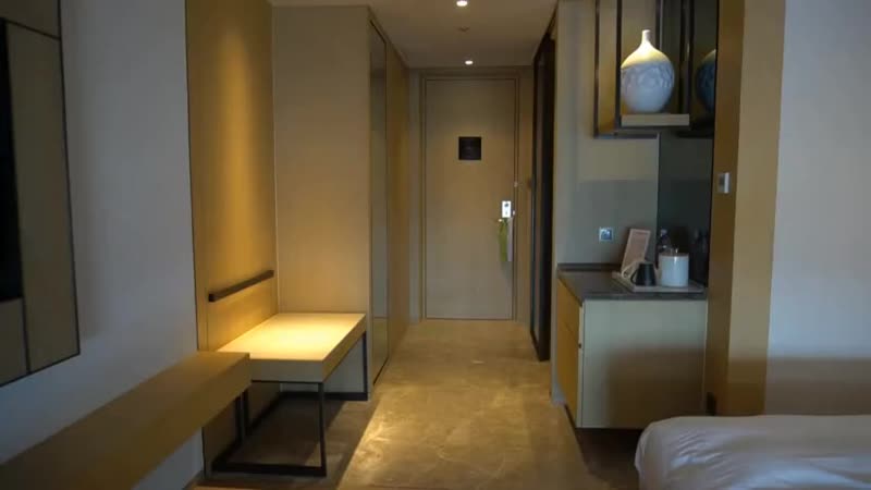 Trai thể hình quay tay khoe hàng