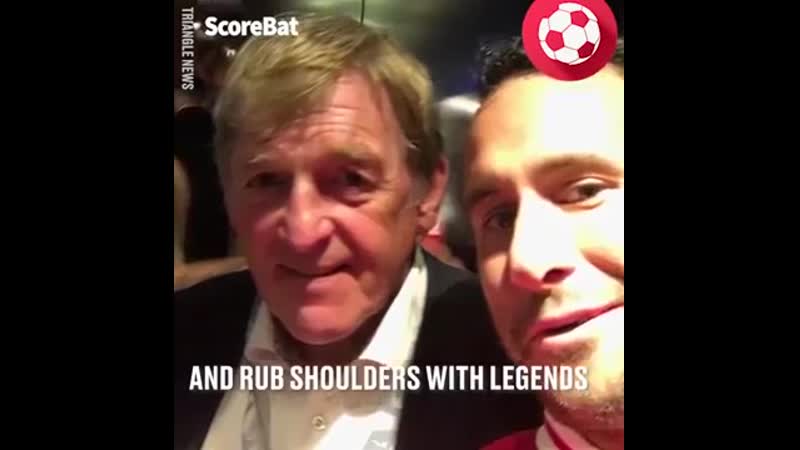 Lucky fan sneaks into the liverpool afterparty in madrid with all the players!