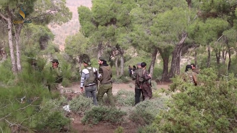 Боевики молодые оппозиции в боях в курдском кантоне африн