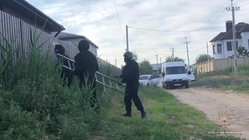 Собр заехал в гости к создателям порнофильмов оперативная съёмка