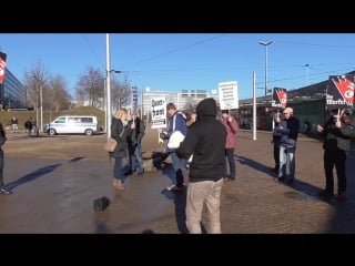 2017 02 04 teil 2 irre refugeeswelcome flüchtlingsdemo in halle ansehen teilen total krank