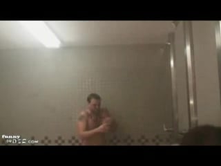 Ахахаха я под столом) обсирачка в душе