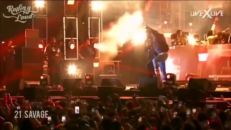 Стадион скандирует cardi, прими offset обратно