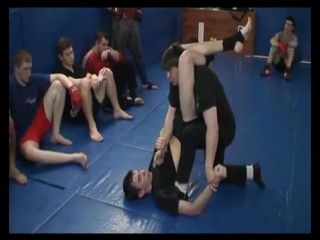 Грэплинг уход с треугольника