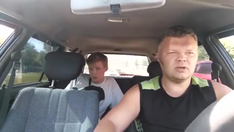 Из за 12 рублей таксист пригрозил молодые пассажира в коломне