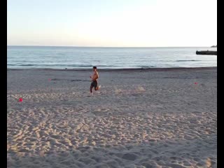 Instagram josep busquets (juvenil a) «sand training💪👊»