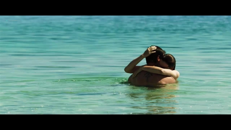 Кася смутняк (kasia smutniak hot scenes in "allacciate le cinture" 2014)