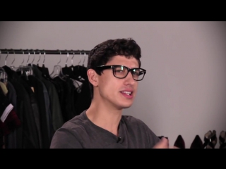 Девушки одели своих парней