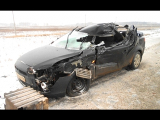 Mitsubishi lancer врезался в тягач mercedes benz