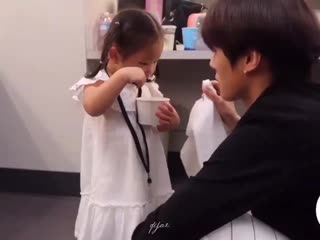 Minhyuk attempts to wipe the icecream off uh! uhhhh uuuu uuuuuu uuuu 우우우우우 uuuu no no no uuuuu uhhh @officialmonst