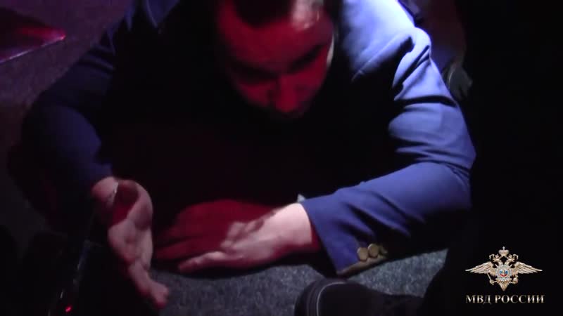 Омон заехал в стриптиз клуб оперативная съёмка