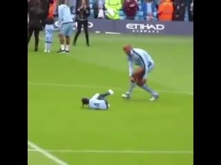 Vincent kompany with a cracking tackle on his daughter 😂😂