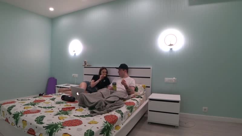 Принглс пранк над девушкой pringles prank on girlfriend