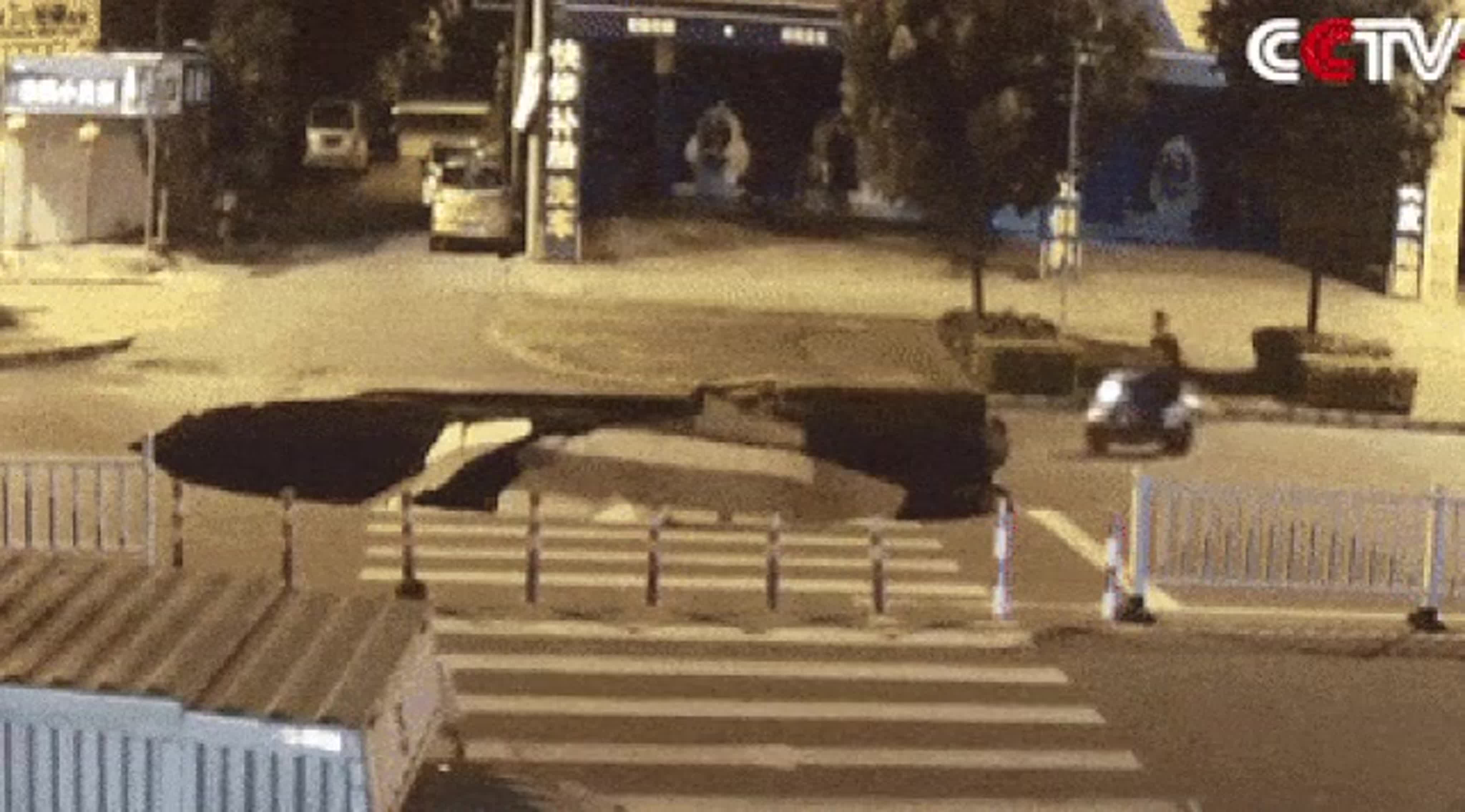 Ворота в ад и грешный скутерист 😨 mp4 hq xxx video