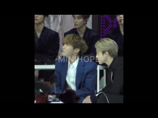 Hoseok's playing drums and looking at taehyung (200105, golden disc)