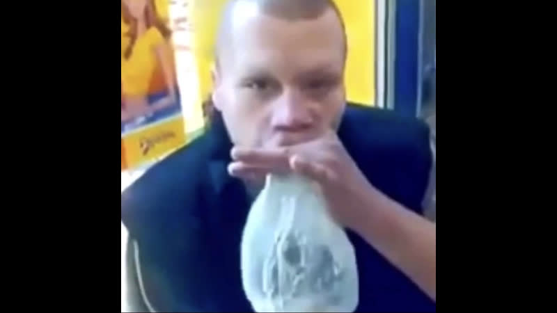 Чуточку клея налил ииииии