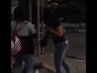 Телка вломила