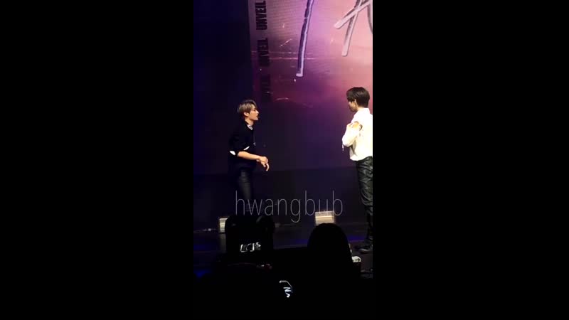 Минхо делает, джисон восхищается ))))