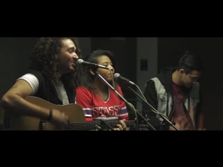Hillsong young and free alive (live at relevant)