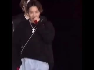 Лил мяу мяу развлекается