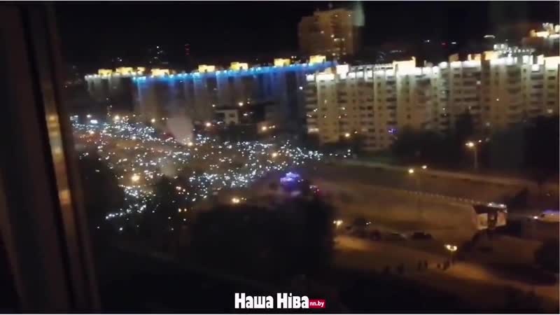 Десятки тысяч протестующих на улицах минска