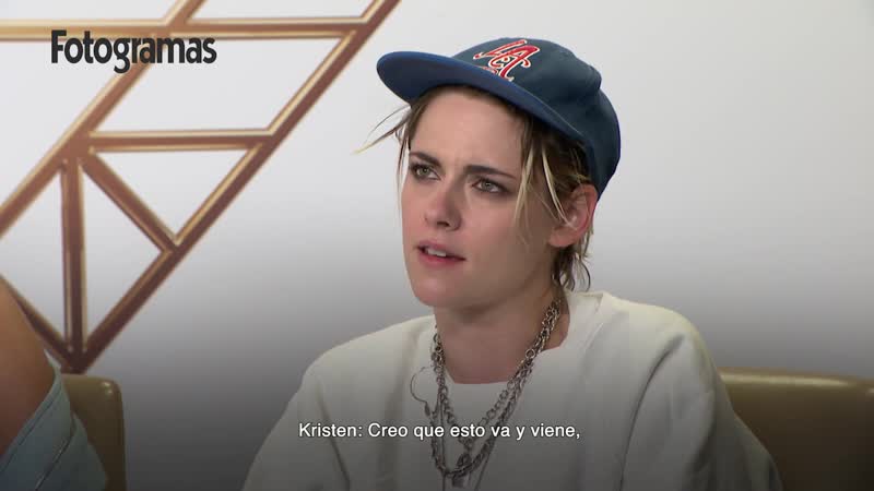 Verdad o atrevimiento con kristen stewart, naomi scott y ella balinska fotogramas
