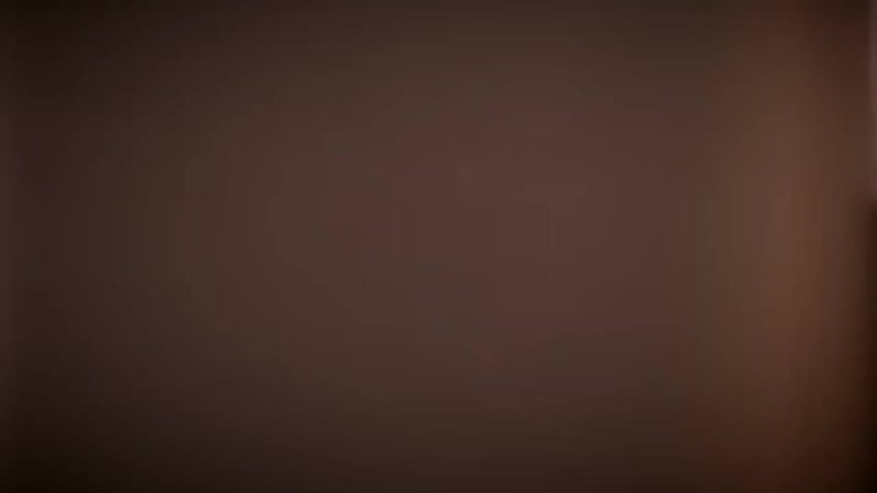 Мухи по очереди кончают в пизду шлюшки, а та и не против