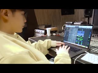 [video] 200502 lay studio weibo update