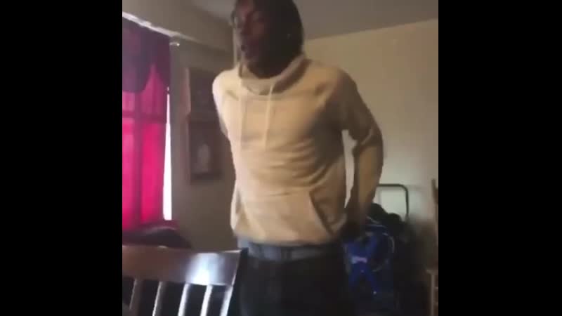 Kooda b снимает комнатные фристайлы